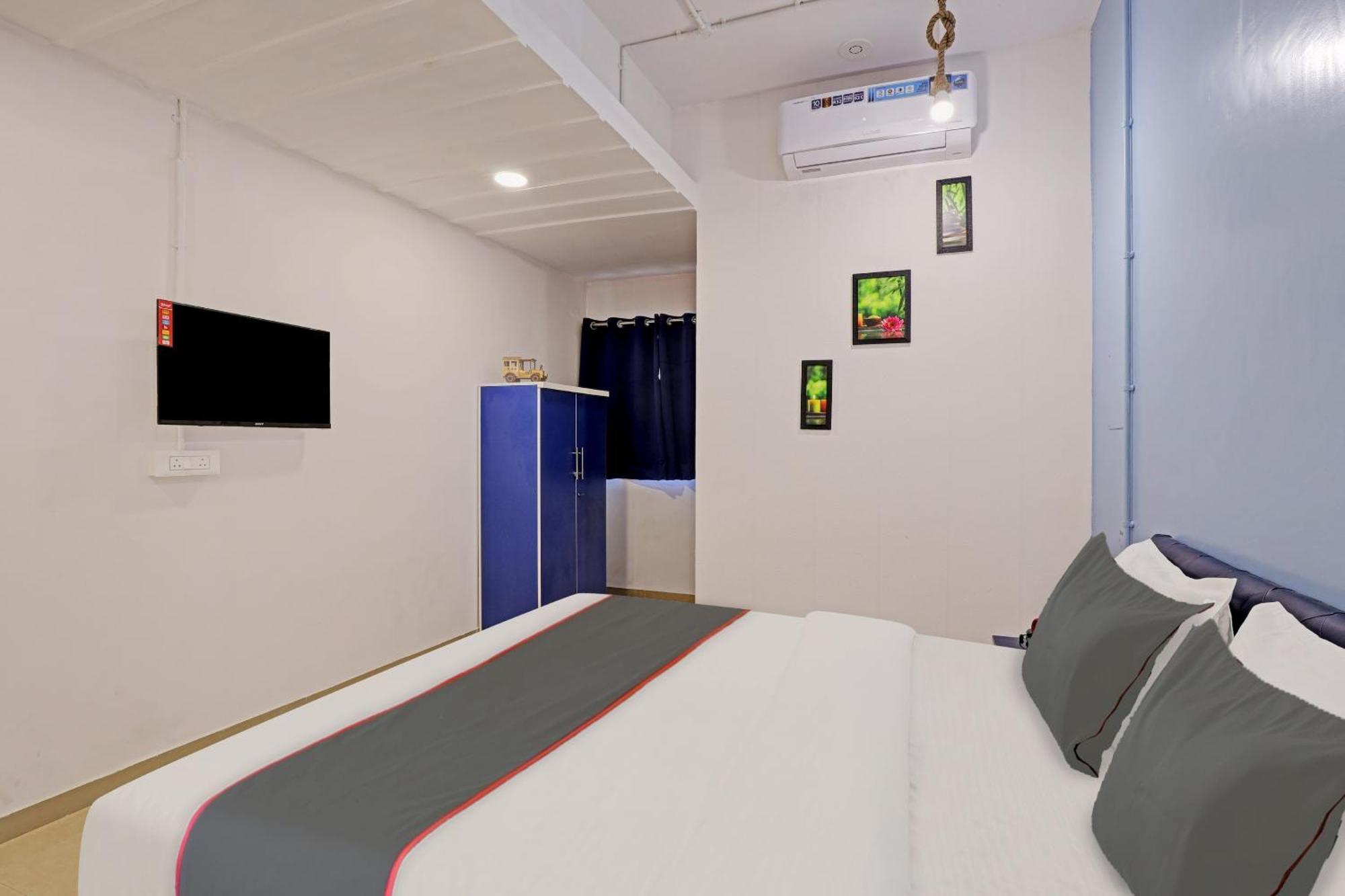 Hotel Silk, Premier Budget Friendly Luxury Hotel In Surat, Perfect For Families, Couples And Business Travelers ภายนอก รูปภาพ